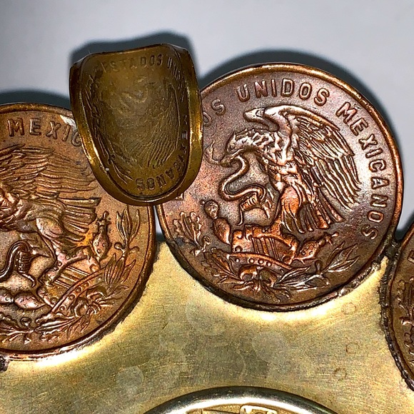 Vtg Aztec Mayan Calendar Ashtray with Centavos 1966, 1967 and 1970 coins - Picture 3 of 7